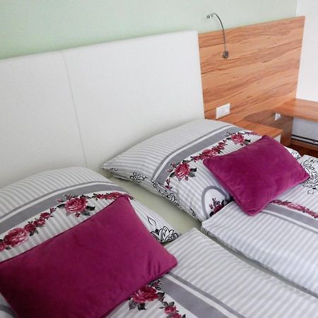 Fruehstueckspension Lach Bed & Breakfast Eberndorf Bagian luar foto
