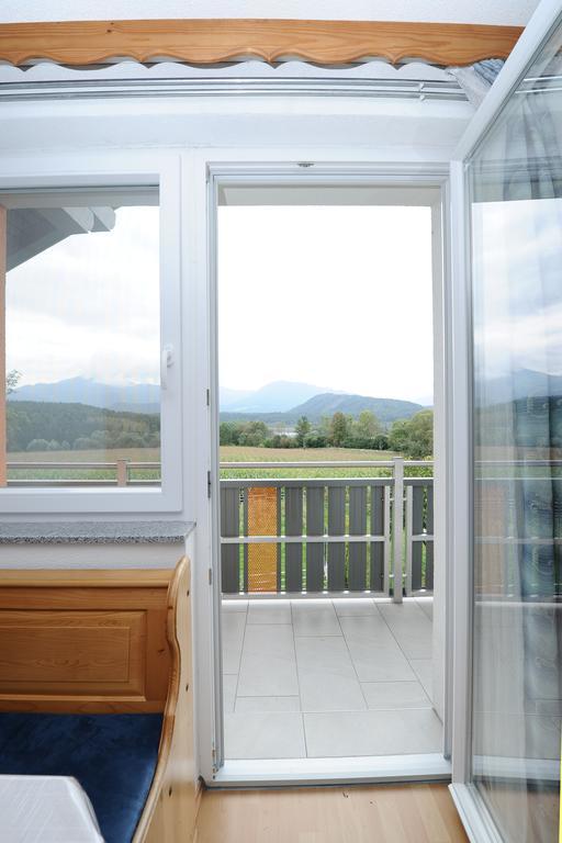 Fruehstueckspension Lach Bed & Breakfast Eberndorf Bagian luar foto