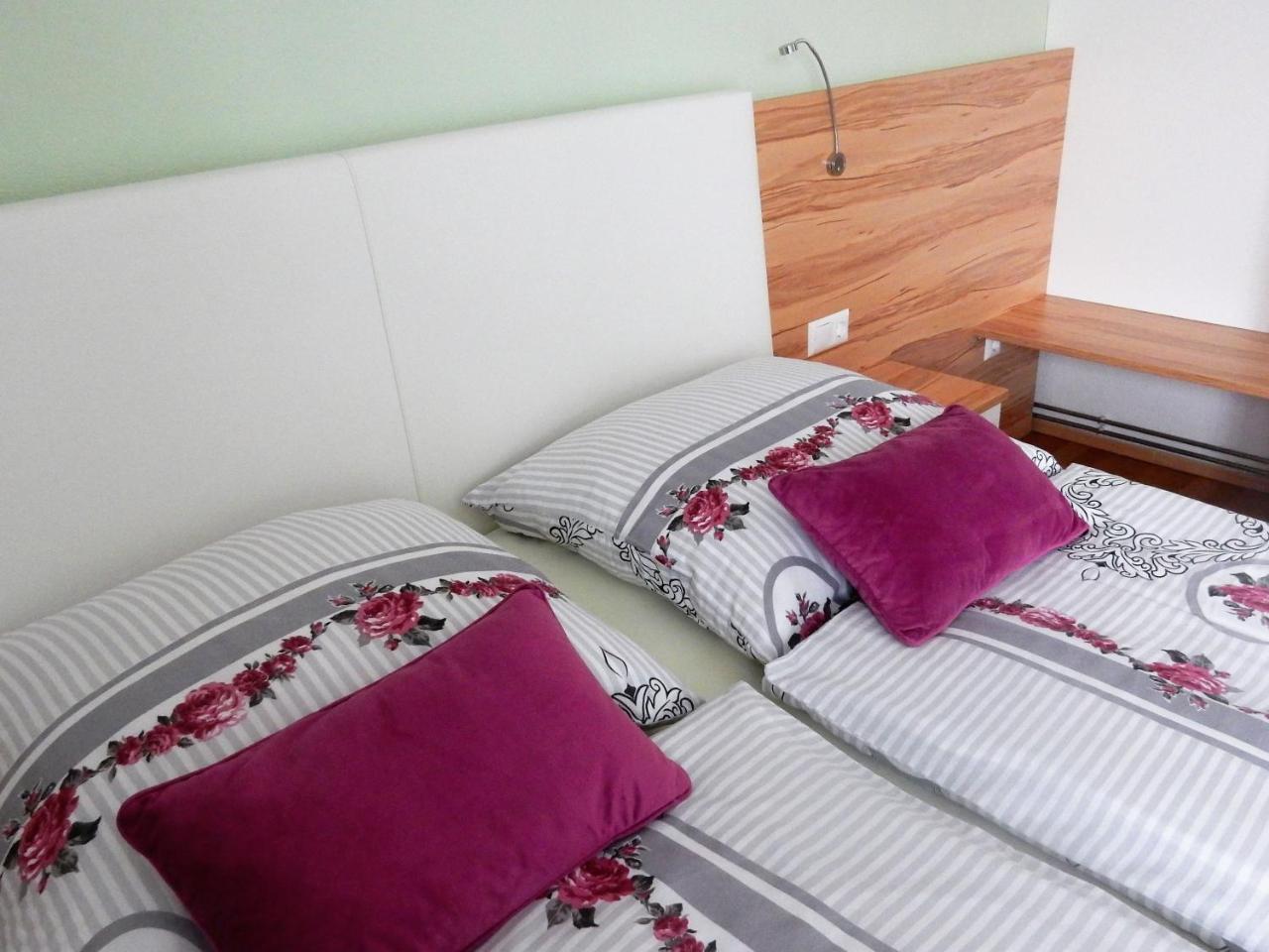 Fruehstueckspension Lach Bed & Breakfast Eberndorf Bagian luar foto